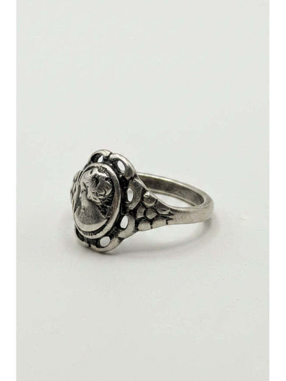 .925 Cameo size 8